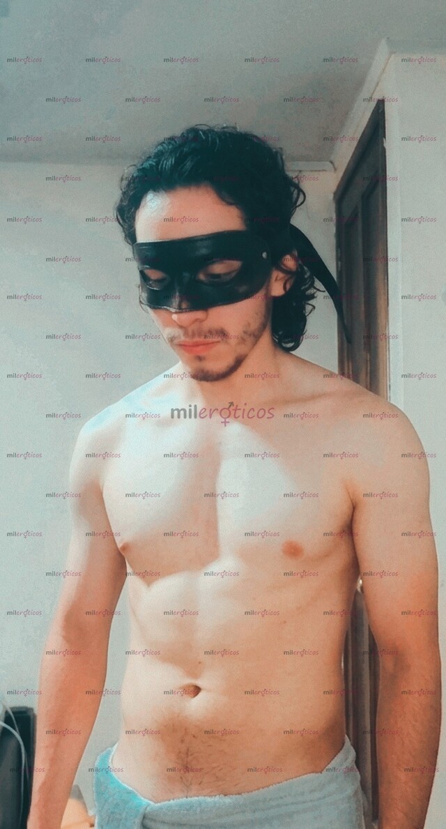 FOTOS DE MASAJISTA Y ACOMPAÑANTE MASCULINO: IMPLEMENTOS PARA PLACER FEMENINO