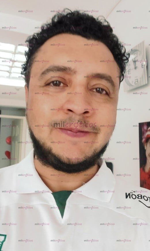 FOTOS DE HOMBRE JOVEN CON MUCHA ENERGÍA Y GANAS DE SATISFACERTE