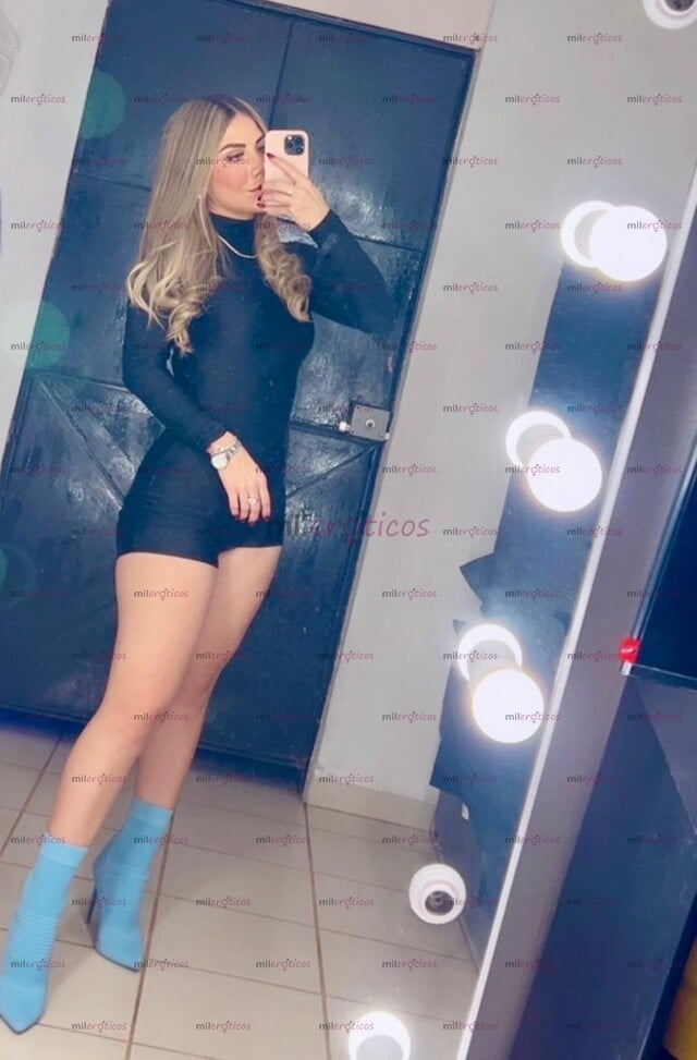 FOTOS DE CHICA CON CABELLO ROJO Y PIEL BLANCA RECIÉN LLEGADA