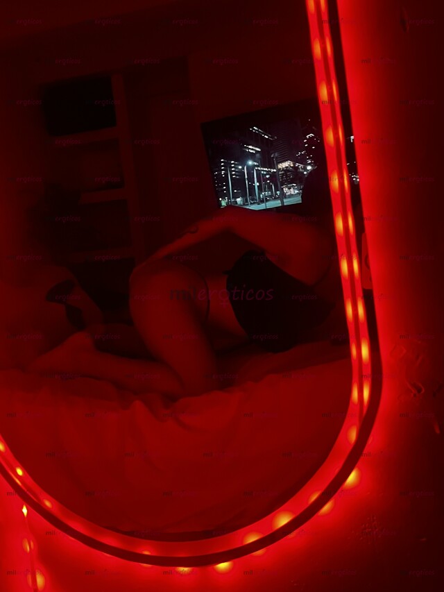 FOTOS DE LLEGÓ LA MEJOR EN MAMANDO VERGA, TE LA DEJO BABOSA PARA QUE ME COJAS EN 4 RICO