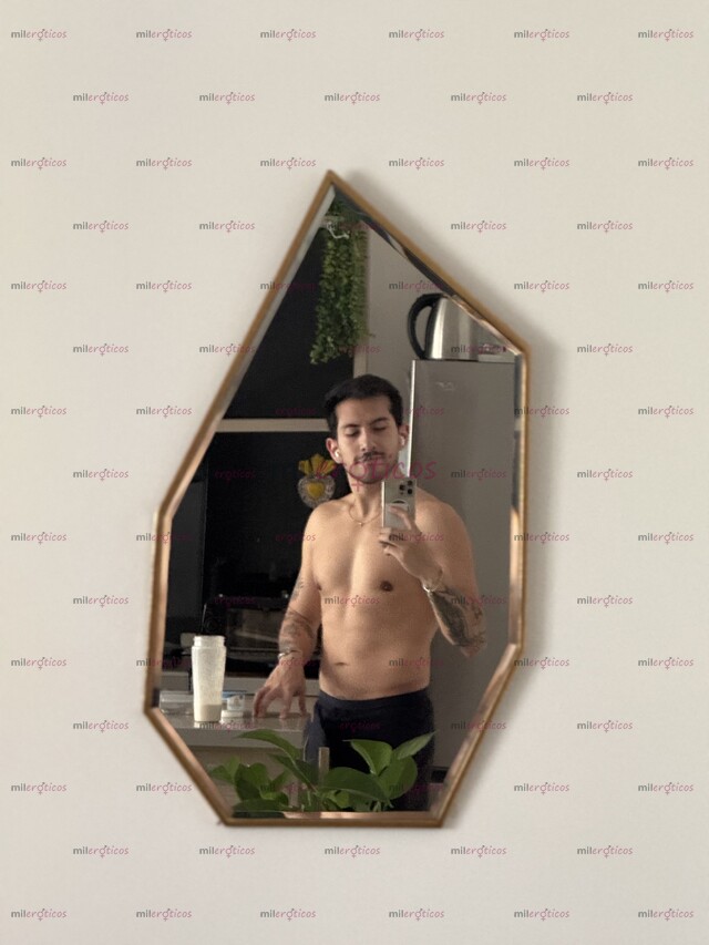 FOTOS DE GUAPO Y EXCLUSIVO HIGHPROFILE MASCULINO TATUADO ATLÉTICO