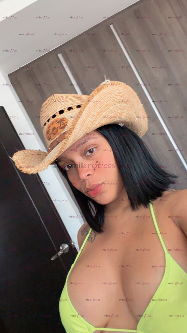 FOTOS DE COMPLACIENTE Y CACHONDA CHICA INDEPENDIENTE CON GRANDES PECHOS NATURALES