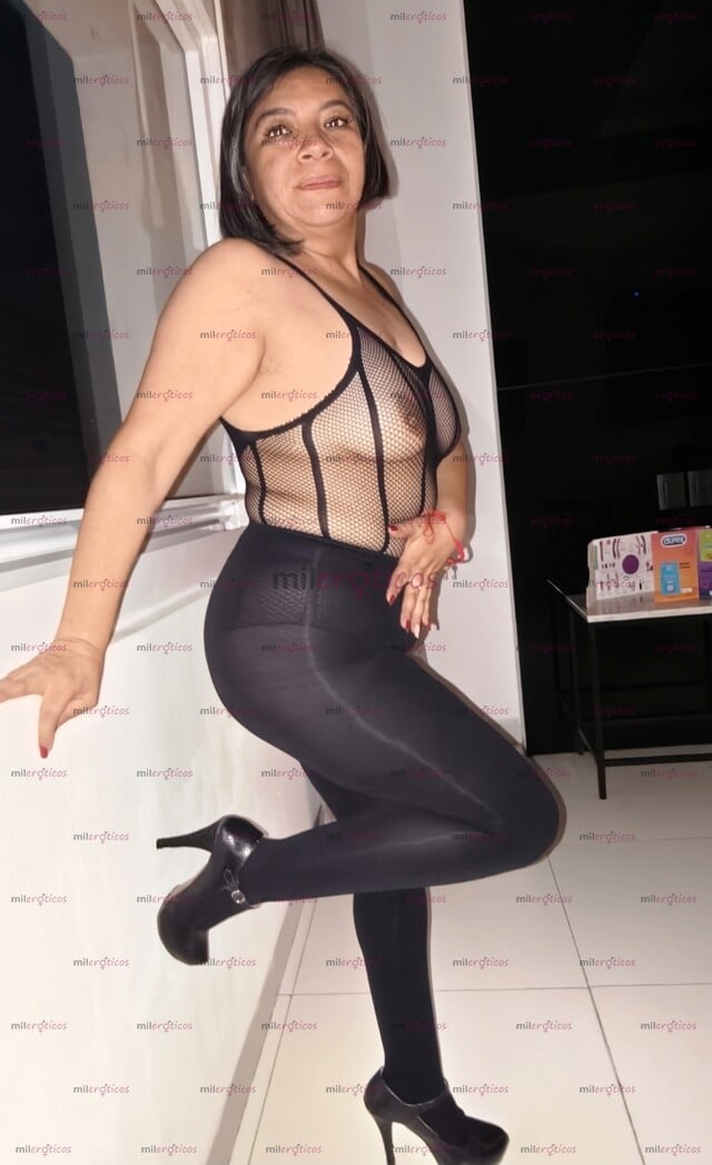 FOTOS DE HOLA SOY KAROL. DAMA MILF SCORT CON ENORMES NALGAS Y RICAS TETAS. SOY LIMPIA Y