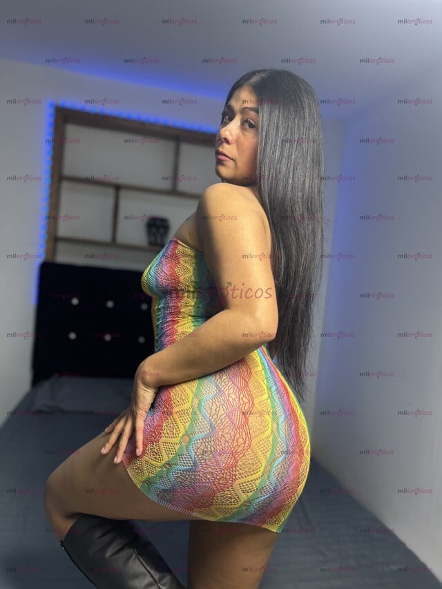 FOTOS DE SOY LINA, CORAZÓN, UNA CHICA DE 21 AÑOS, CABELLO NEGRO, PIEL MORENA.