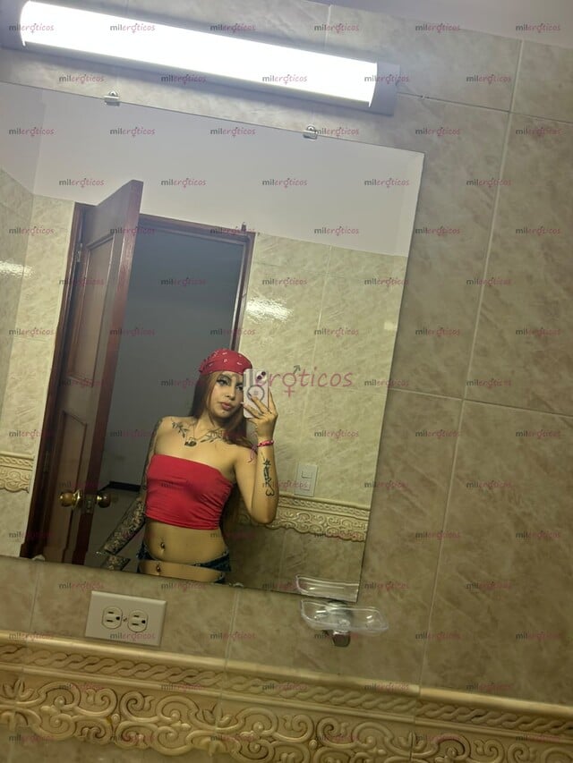 FOTOS DE VIOLETA, CHICA DELGADA CACHONDA Y ARRECHITA