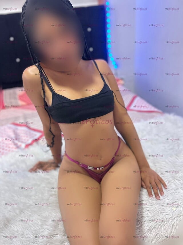 FOTOS DE EIMMY, MORENA HERMOSA DE 19 AÑOS CARA ANGELICAL, CINTURA PEQUEÑA Y CABELLO LARGO