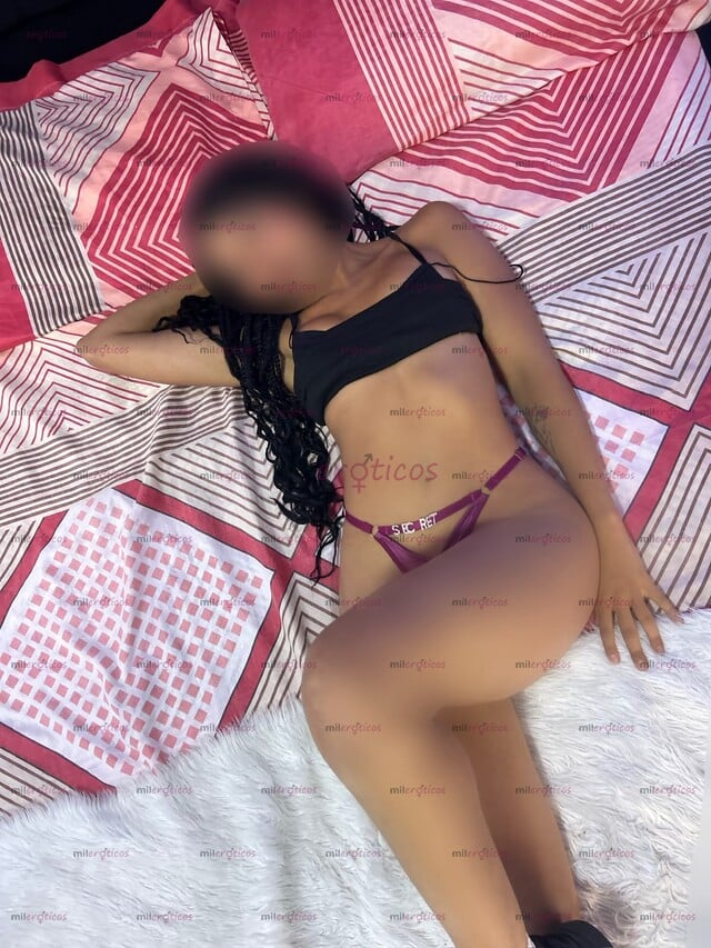 FOTOS DE EIMMY, MORENA HERMOSA DE 19 AÑOS CARA ANGELICAL, CINTURA PEQUEÑA Y CABELLO LARGO