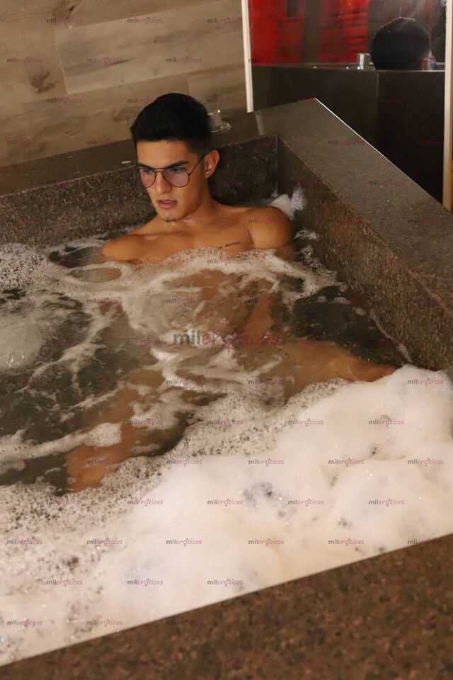 FOTOS DE ACTOR PORNO PROFESIONAL Y CREADOR DE CONTENIDO EXCLUSIVO