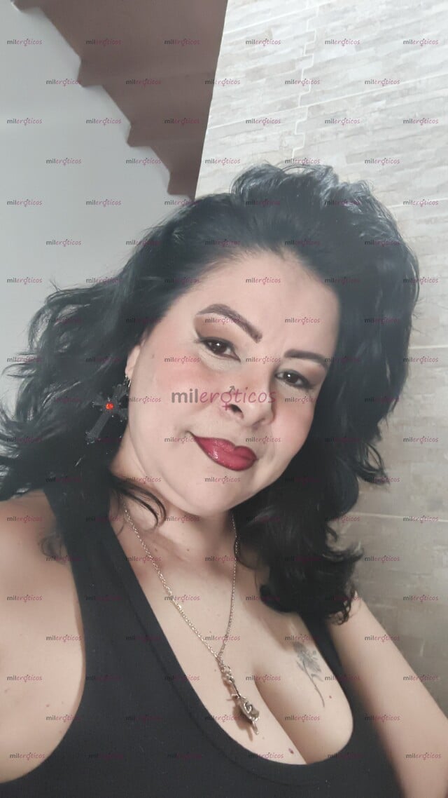 FOTOS DE MADURA HERMOSA Y APASIONADA POR MOMENTOS DE LUJURIA.