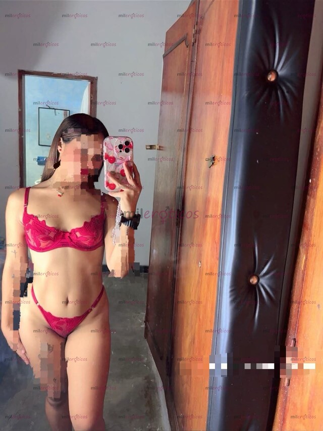 FOTOS DE HOLA!! CRISTAL JOVENCITA DE 18 AÑOS,CUERPO DELGADO Y COLA LINDA