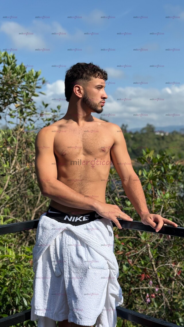FOTOS DE JOVEN PAISA VERGON CON 22 CM DISPUESTO A COMPLACERTE