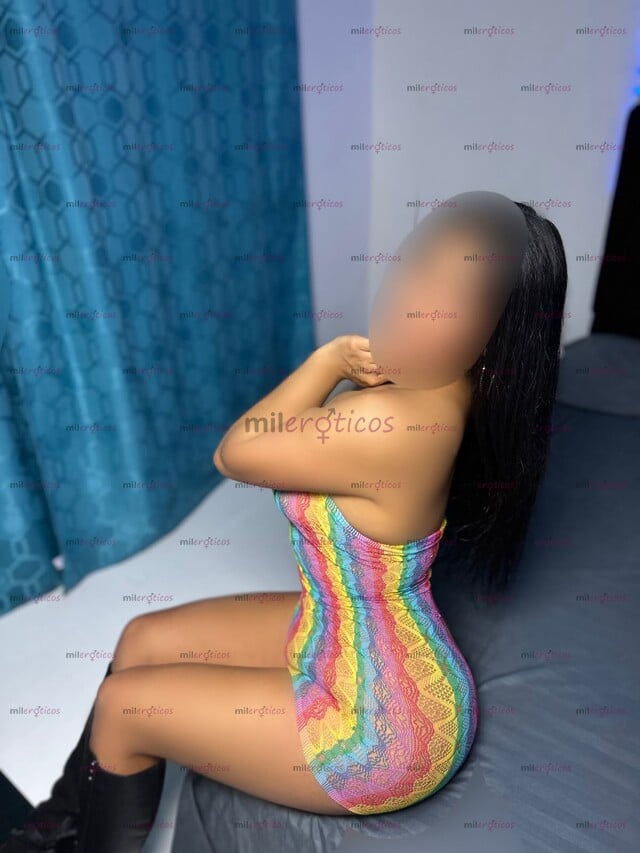 FOTOS DE LUISA, HERMOSA, CHICA DE 21 AÑOS, PELO, LARGO MORENA Y CARA DE ÁNGEL, COLA NAT.