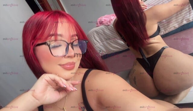 FOTOS DE AINOAH, MODELO CURVILÍNEA DE CABELLO ROJO VIP