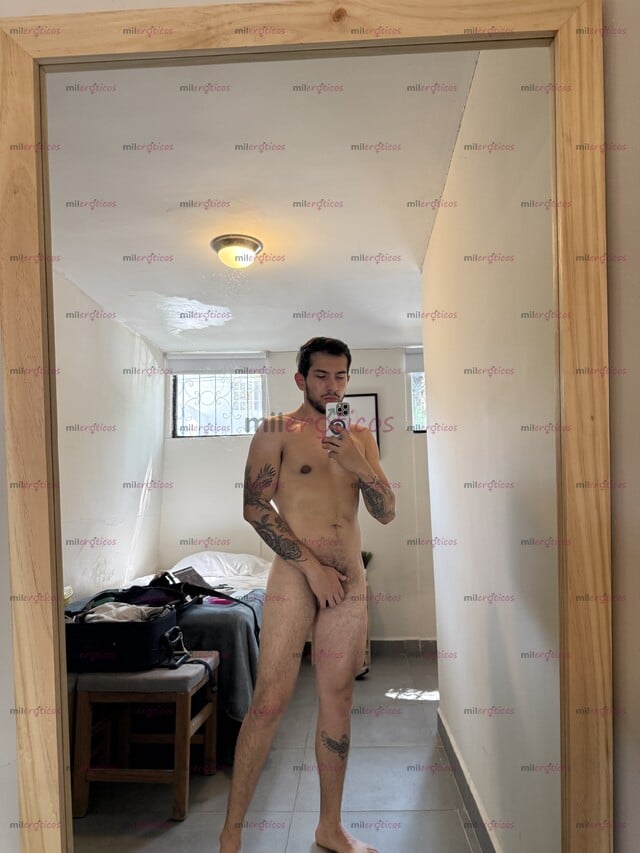 FOTOS DE GUAPO Y EXCLUSIVO HIGHPROFILE MASCULINO TATUADO ATLÉTICO