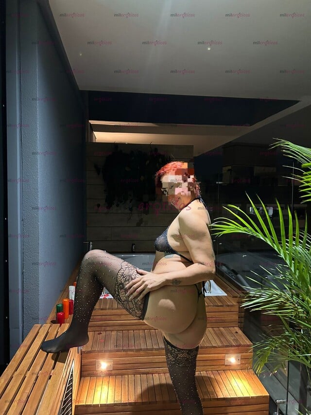 FOTOS DE KIRA ARDIENTE Y SENSUALES MANOS EN TU CUERPO