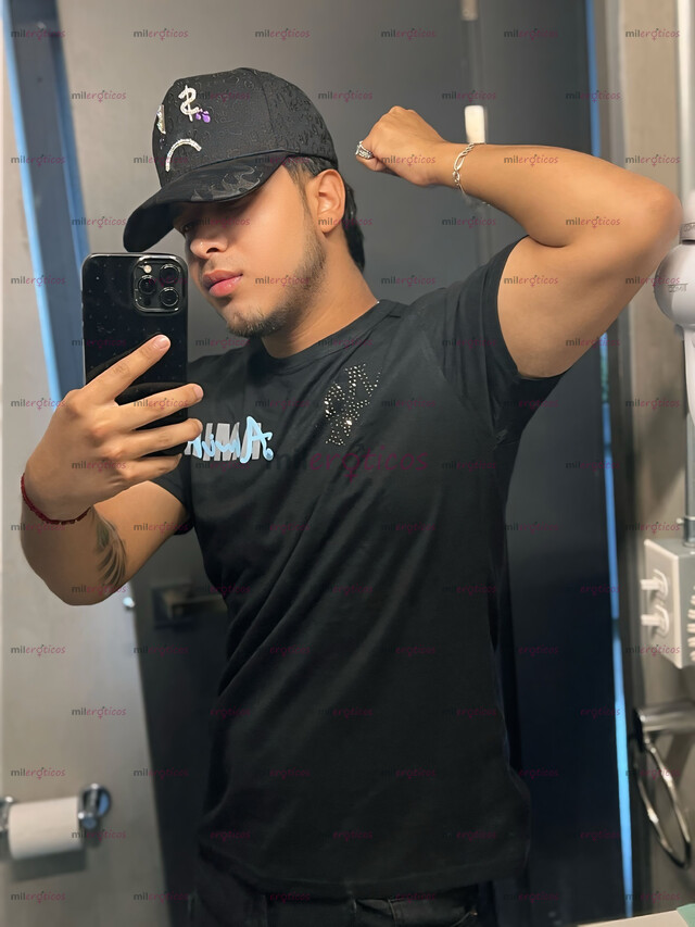 FOTOS DE CHICO TRAVIESO VIP, GUAPO Y SEXY DOTADO VARONIL MUY LECHERO Y DELICIOSAS NALGAS