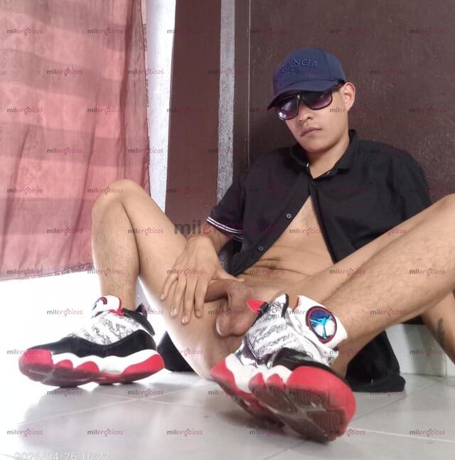 FOTOS DE ACTIVO CALIENTE , TENGO 21 AÑOS CUMPLO FETICHES
