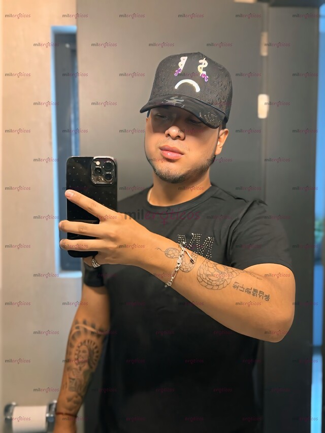 FOTOS DE CHICO TRAVIESO VIP, GUAPO Y SEXY DOTADO VARONIL MUY LECHERO Y DELICIOSAS NALGAS