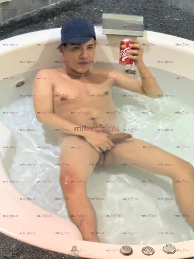 FOTOS DE ACTIVO CALIENTE , TENGO 21 AÑOS CUMPLO FETICHES