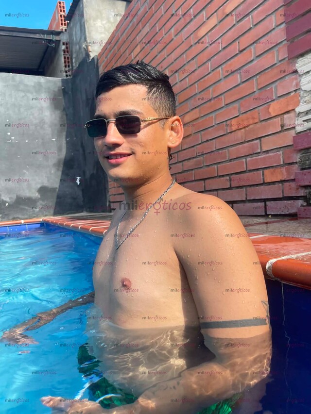FOTOS DE MODELO JOVEN ATLETICO VERGON PARTE CULOS