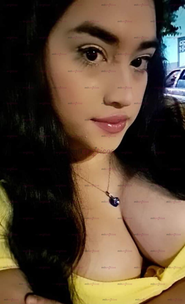 FOTOS DE CHICA HOT DISPUESTA A COMPLACER EN TODO PAPI.....