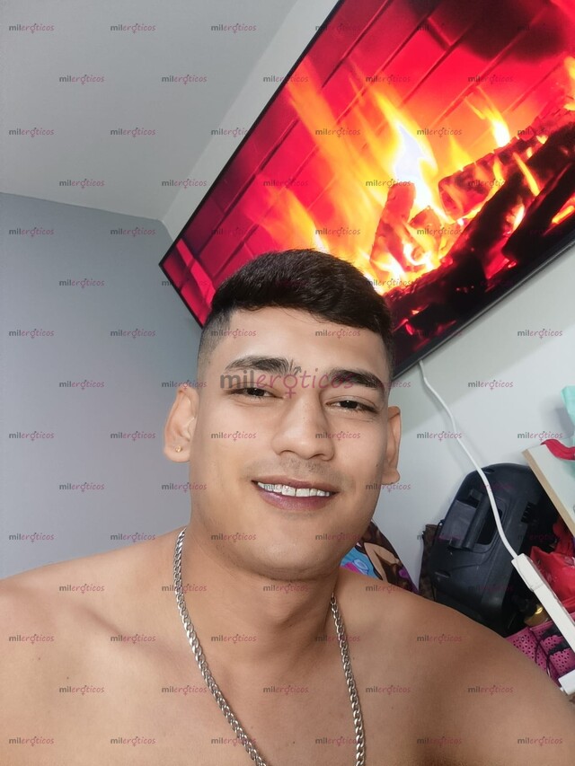 FOTOS DE MODELO JOVEN ATLETICO VERGON PARTE CULOS