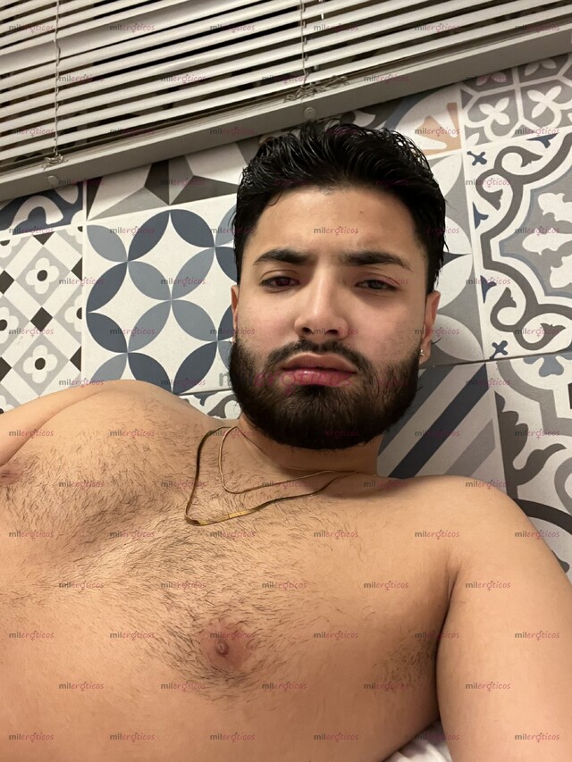 FOTOS DE JOVEN SERIO ACTIVO DOMINANTE RECIÉN LLEGADO