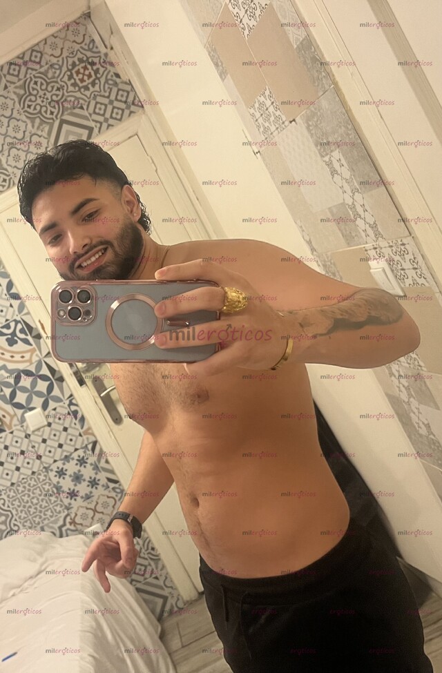FOTOS DE JOVEN SERIO ACTIVO DOMINANTE RECIÉN LLEGADO