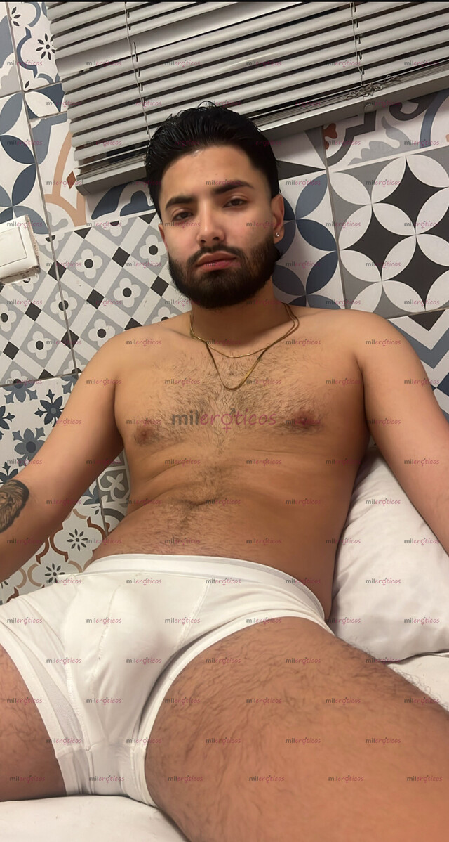 FOTOS DE JOVEN SERIO ACTIVO DOMINANTE RECIÉN LLEGADO