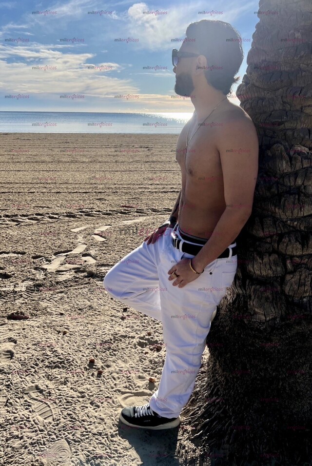 FOTOS DE JOVEN SERIO ACTIVO DOMINANTE RECIÉN LLEGADO