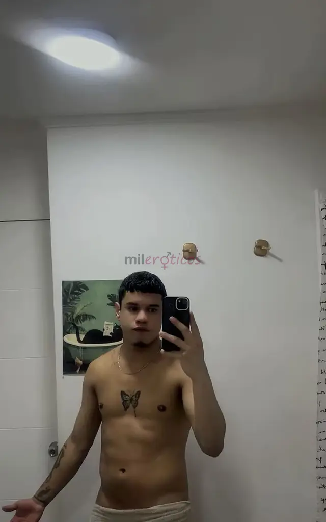 Hola soy sebastian chico guapo de 25 anos con buen culo y verga dispuesto a satisfacer sus fantasia los servicio que brindo sonmasaje relajntes amp se...