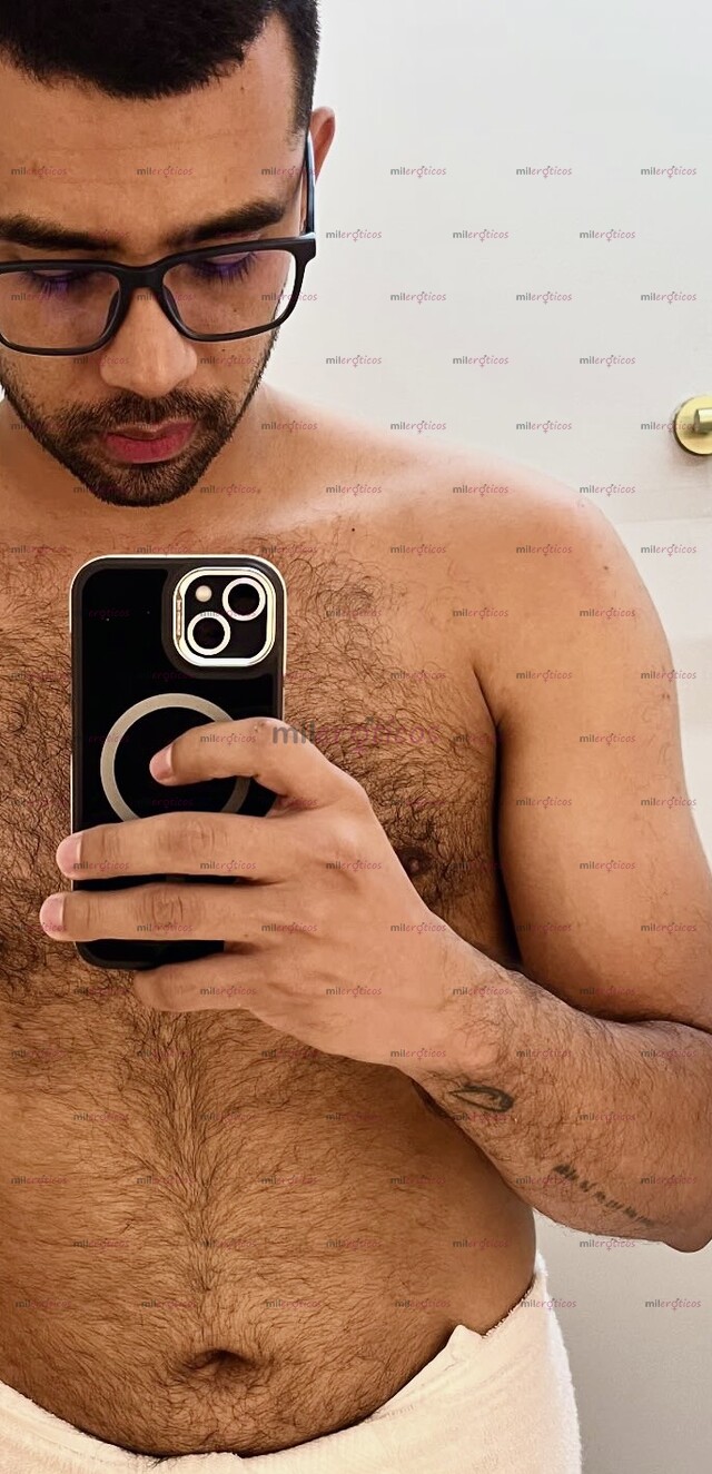 FOTOS DE H VELLUDO, DOTADO VEN Y DISFRUTA DE UNA VERGA DE VERDAD