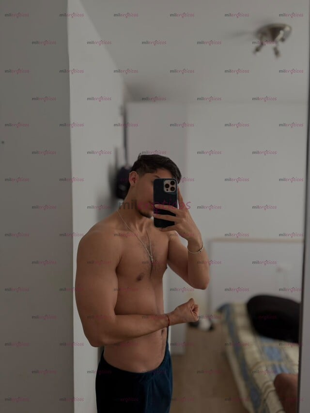 FOTOS DE JOVEN MORBOSO, CON BUENA VERGA Y CULO LISTO PARA COMPLACERTE