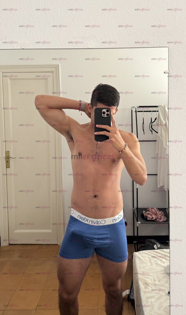 FOTOS DE JOVEN MORBOSO, CON BUENA VERGA Y CULO LISTO PARA COMPLACERTE