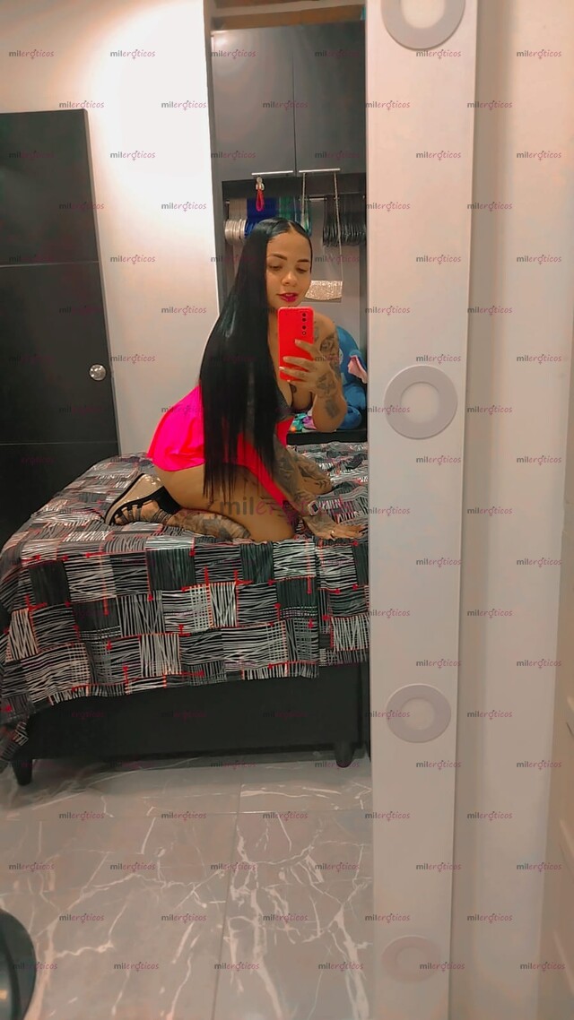 FOTOS DE HERMOSA CHICA VIP CON VAGINA JUGOSA Y ESTRECHITA