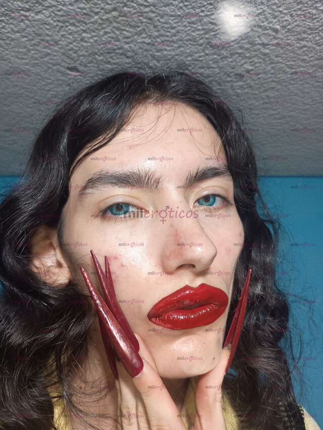 FOTOS DE 21 AÑOS DE EDAD. ESTOY DISPONIBLE, DISPONIBLE. DISPONIBLE.LISTA PARA COMPLACERTE
