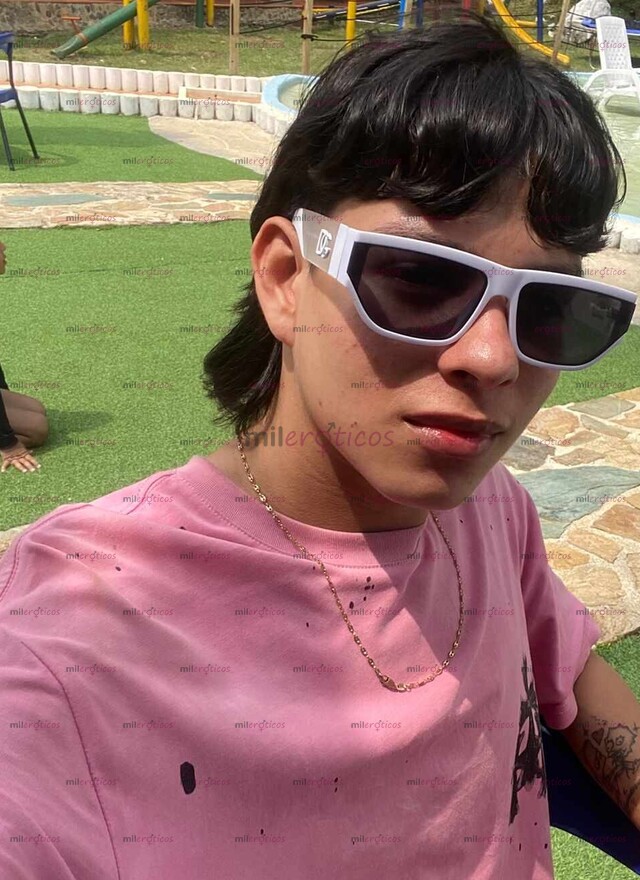 FOTOS DE POLLO JOVEN ARRECHO VEN Y DISFRUTA DE LO MEJOR