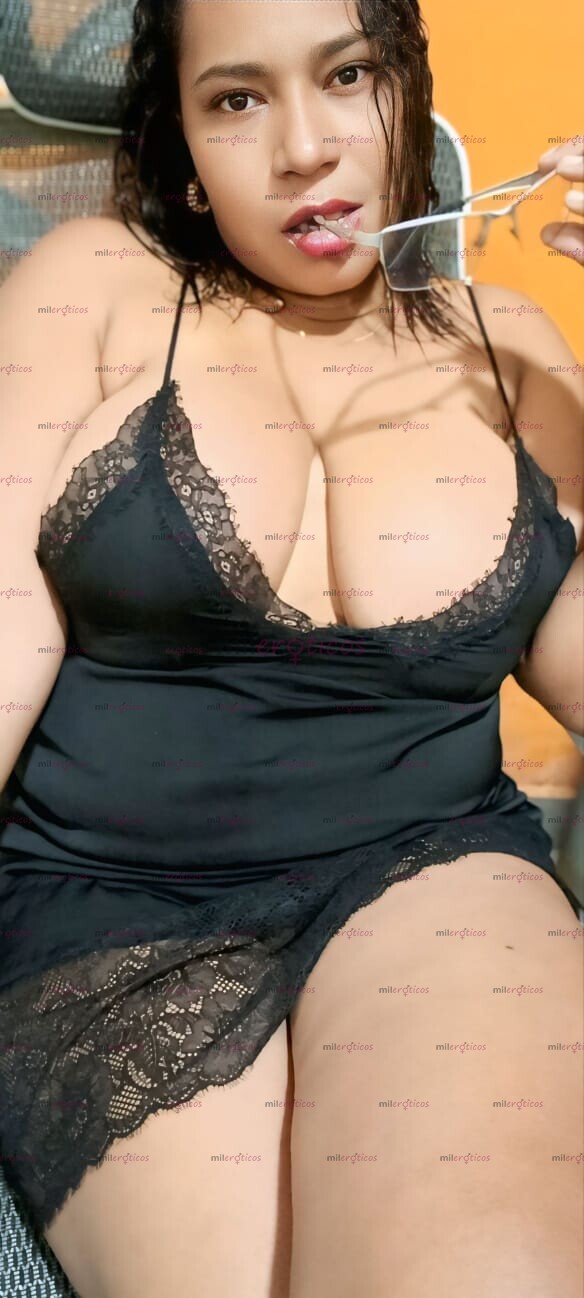 FOTOS DE HIJO TE DESCUBRÍ MIRÁNDOME LAS TETAS ¿QUIERES SENTIRLAS EN TU VERGA DURA?
