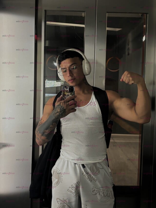 FOTOS DE AARON JOVEN DE 23 AÑOS INTER LISTO PARA COMPLACERTE