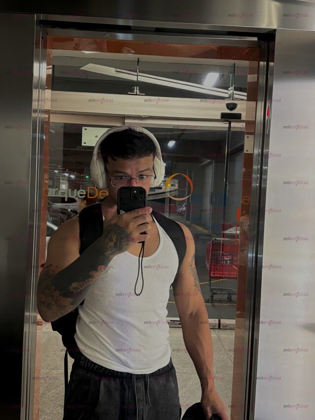 FOTOS DE AARON JOVEN DE 23 AÑOS INTER LISTO PARA COMPLACERTE