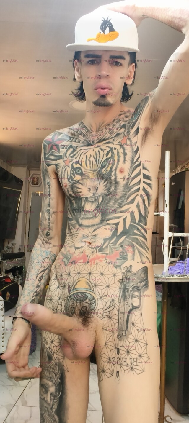 FOTOS DE FLACO SERIO ACTIVO BLANCO TATUADO MORBOSO