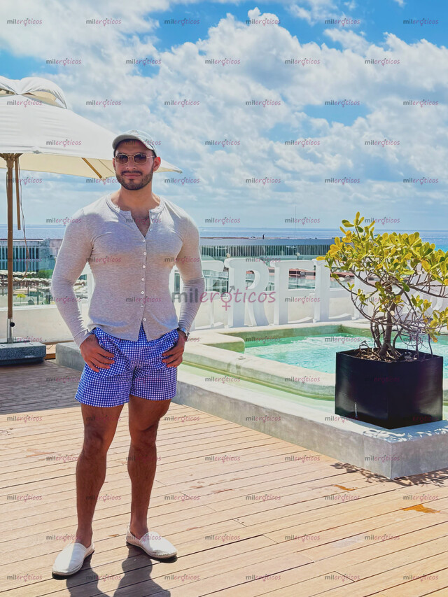 FOTOS DE DE VISITA EN MONTERREY POR PRIMERA VEZ, GUAPO MACHO HETERO CON 20 CM !!!