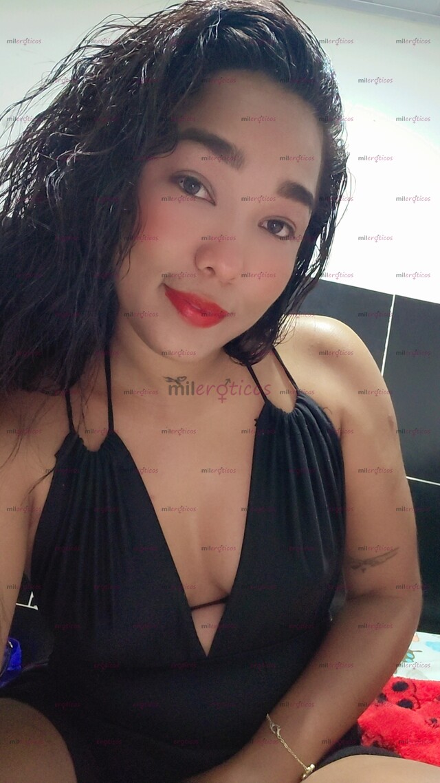 FOTOS DE SOY UNA FLACA ALTA PELO LARGO MUY COMPLACIENTE DE SENOS RICO