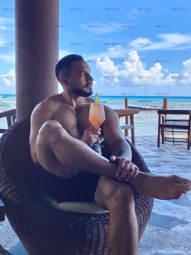 FOTOS DE DE VISITA EN MONTERREY POR PRIMERA VEZ, GUAPO MACHO HETERO CON 20 CM !!!