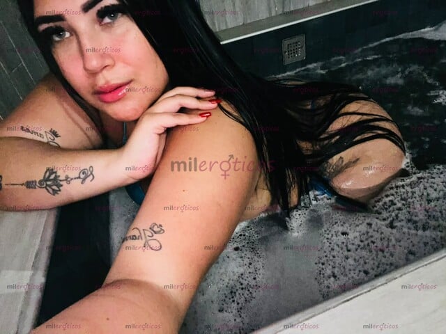 FOTOS DE DIVERTIVA EN LA CAMA Y CON UN SEXO INSASIABLE VEN A COJERME.
