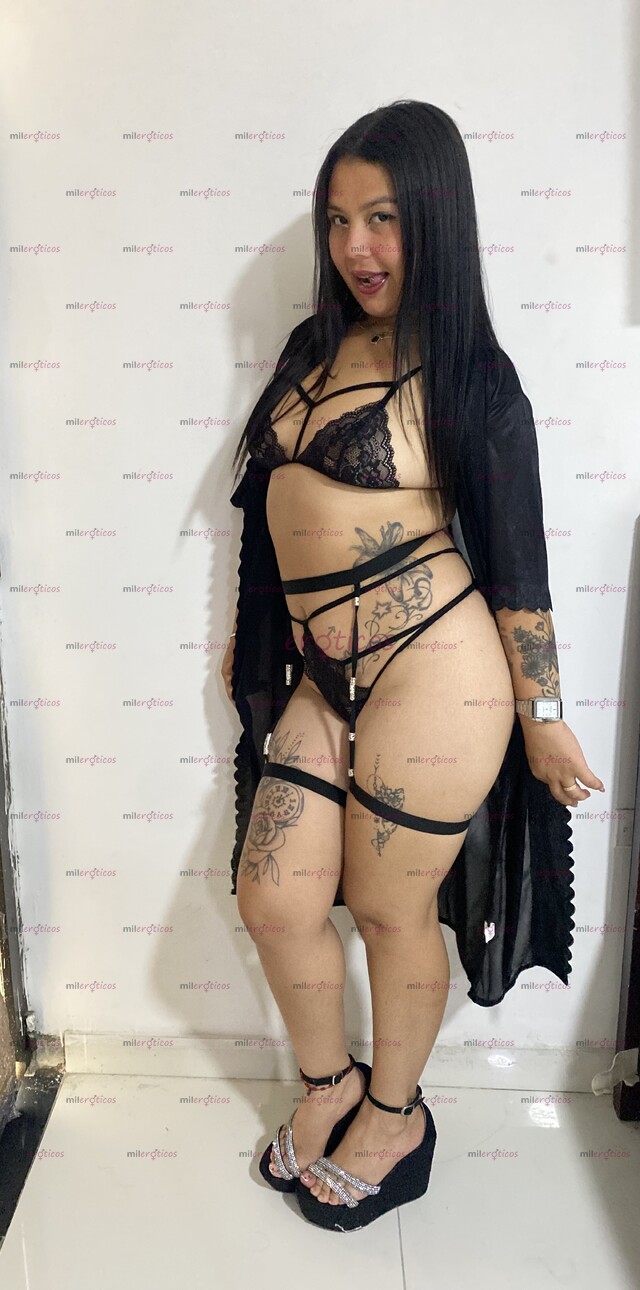 FOTOS DE LINDA, BLANQUITA, TATUADA, ADICTA AL SEXO Y DISFRUTA