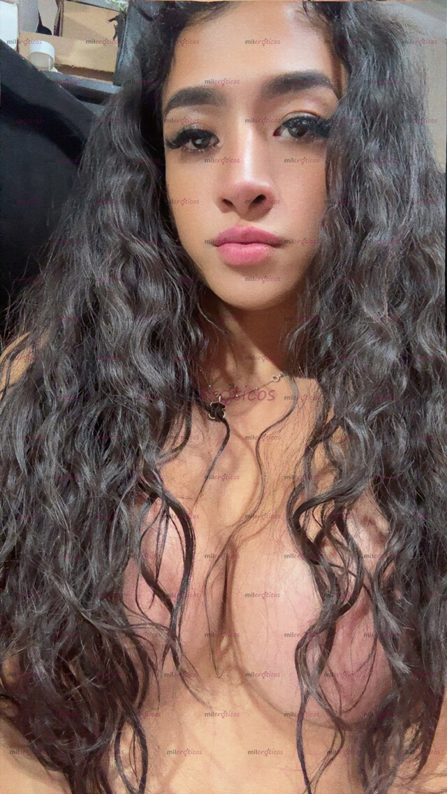 FOTOS DE HOLA AMOR !!! ME LLAMO EVELIN ! Y SON UNA NIÑA MUY CACHONDA $