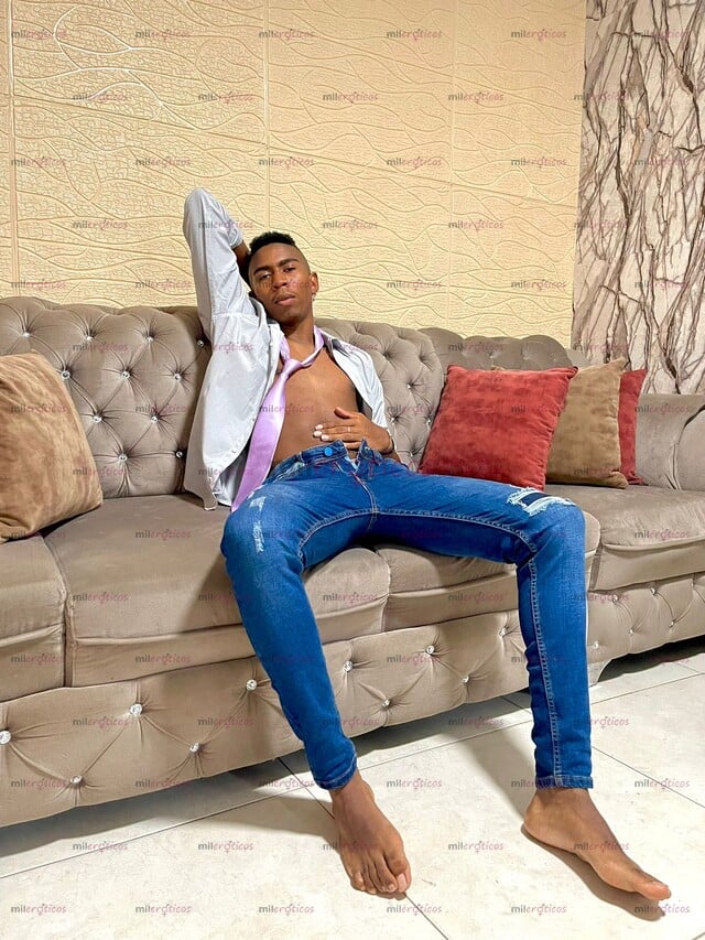 FOTOS DE JOVEN ATRACTIVO, DISCRETO Y MUY ATENTO CONTIGO
