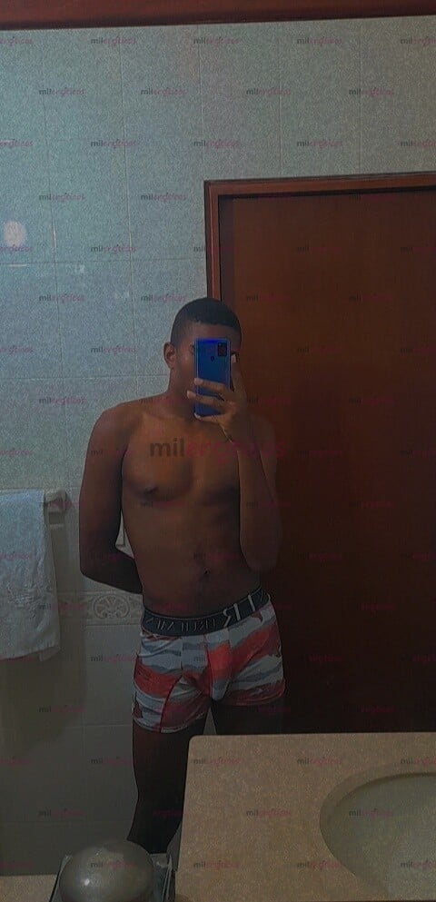 FOTOS DE JOVEN ATRACTIVO, DISCRETO Y MUY ATENTO CONTIGO