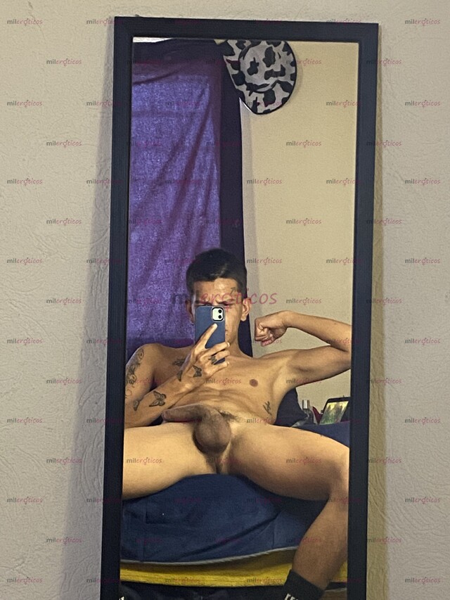 FOTOS DE HOLA, AQUÍ MORRITO DELGADO PERO CON BUENA VERGA DE 21CM SI PROBLEMA DE ERECCIÓN